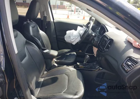 2019 Jeep Compass Limited 4X4 z USA, uszkodzony, nr VIN 3C4NJDCB6KT673338